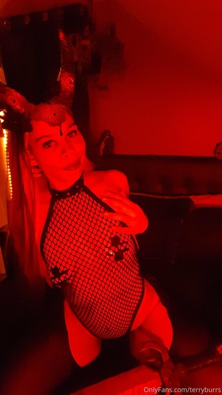 You summoned me to the bedroom... Be prepared with nothing b.. 12