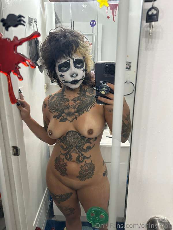 Wanna see me get fucked as a clown? 5