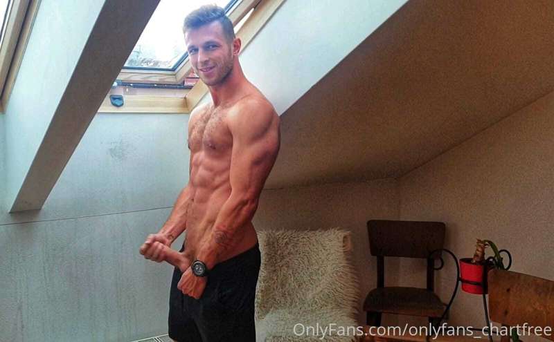 @lukesecret 
One of the hottest guys I have seen 😏😈
Dont mis..
