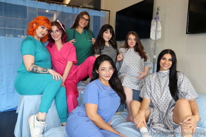 POV: when all the sexy nurses want to give you a sponge bath.. 2