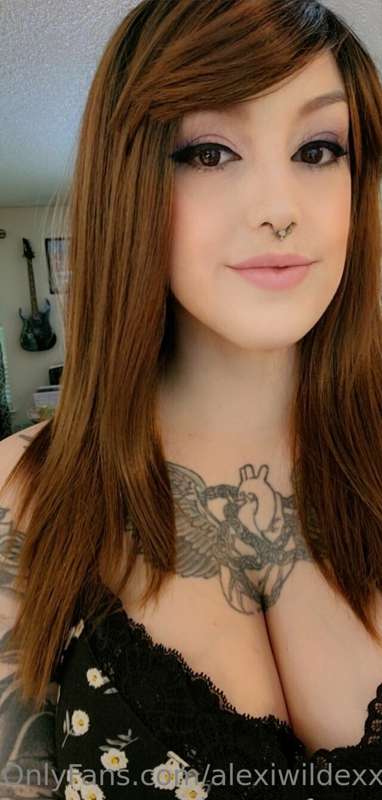 Alexiwildexxx - Onlyfans - 22 Apr, 2023
