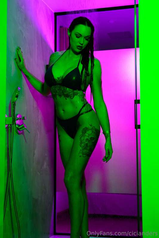 Its getting hot in here 🎶 3