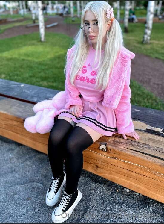 🌸☀️🌳 I love spending time in the park, immersing myself in t..