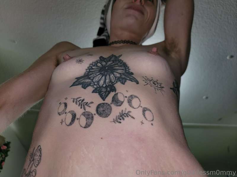 G0Ddessm0Mmy - Onlyfans - 18 Sep, 2023 10