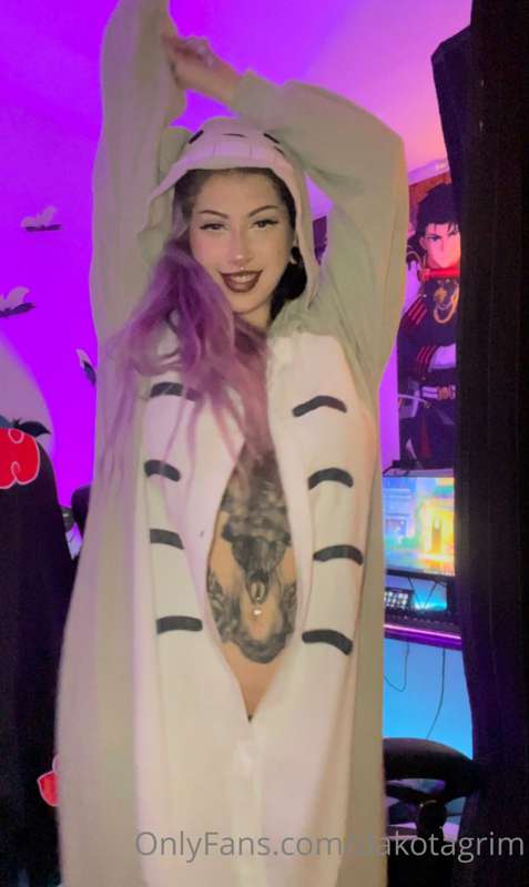 Totoro Strip 😈🫧 Hahahah it's actually really hot ok!?
Dont b..
