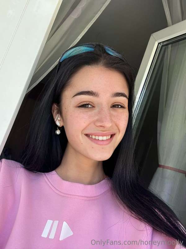 ❤️ Free subscription 👧 18 year old cutie 🍓 @yoursecret_alana..