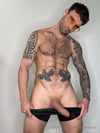 How big do you think it is?? 🍆