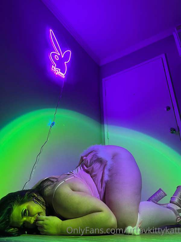 ## **GOING LIVE AT 10PM PST TONIGHT😍💝 MAKE SURE YOU ARE THER..