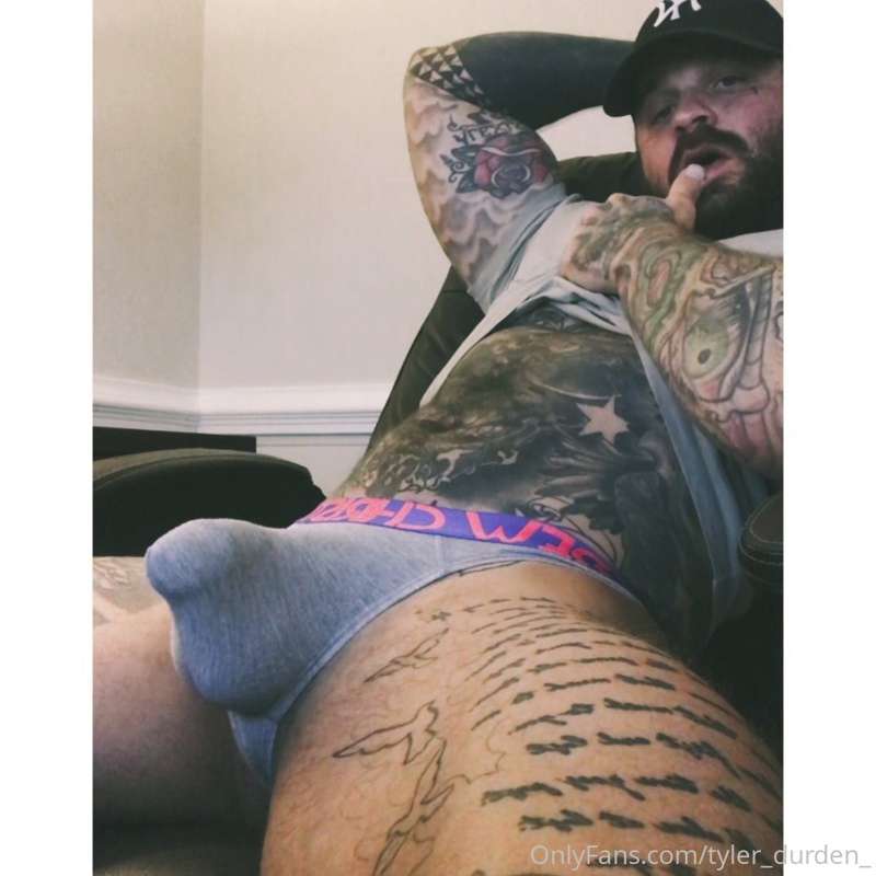 Horny at work....again 😂
