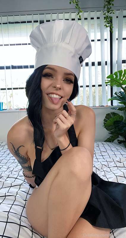 Chef cosplay pt. 2 🖤 which side of the cake are you eating 👀.. 21