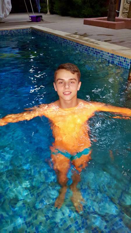 Evening swimming in the pool 💦🤪
