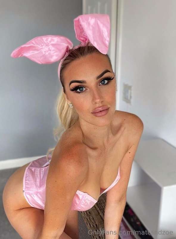 PAIGE FLORENCE… The MOST up and coming British model on only..