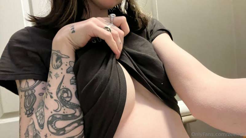 goth girl tiddies 7