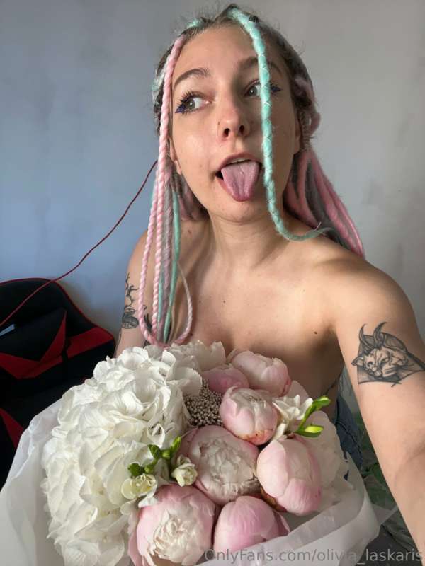 They say that girls are like flowers in their souls🌈🌹… hehe,..