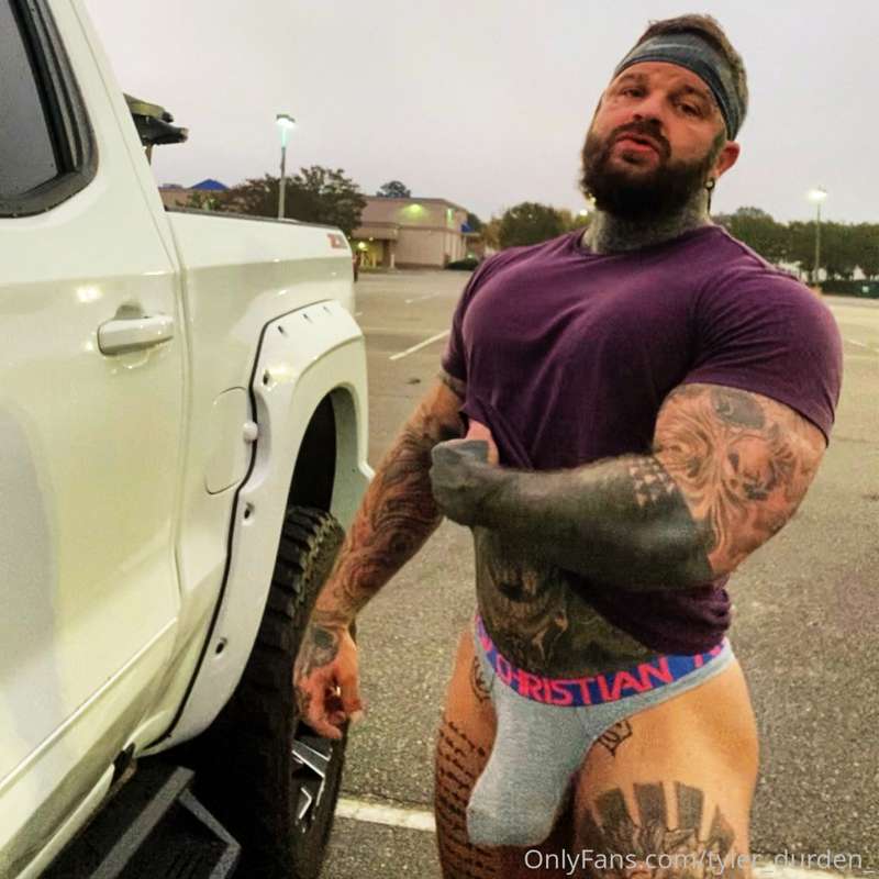 👀