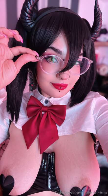 Ahora tengo doble lengüita 👅 te gustaría probarla? 2