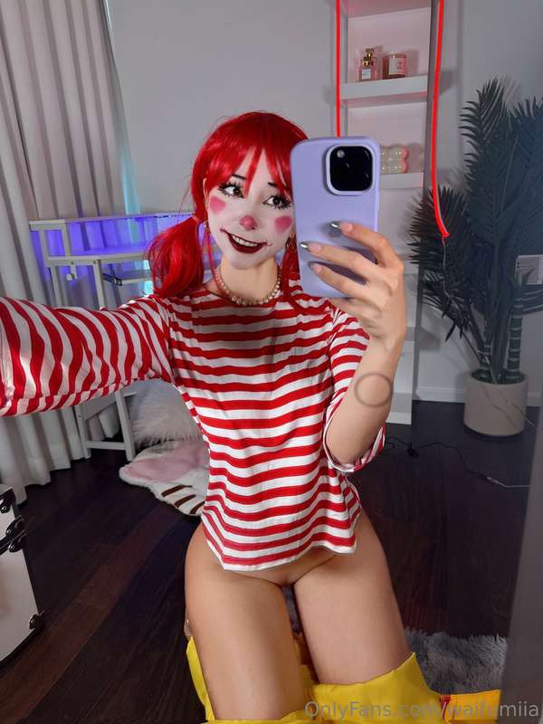 OMG!!! Derp clownyy makeup! 🤡 rate this look on a scale of 1..