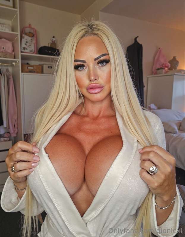 Great big juicy fuck ball tit's, waiting for your cock!https.. 6