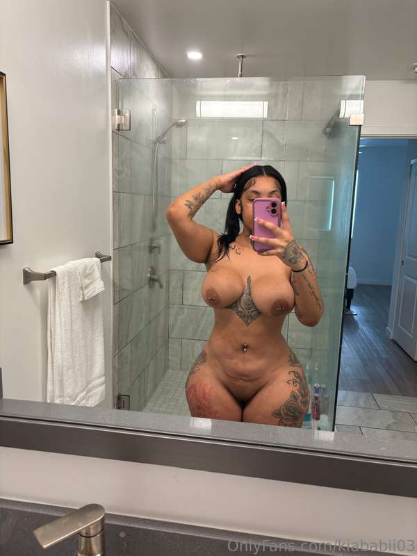 Sexy bathroom nudes are the best 😊 3