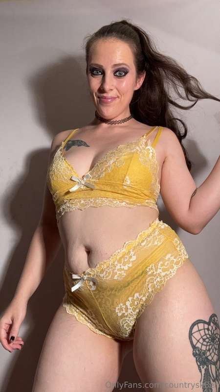 Just cause I love yellow (; 15