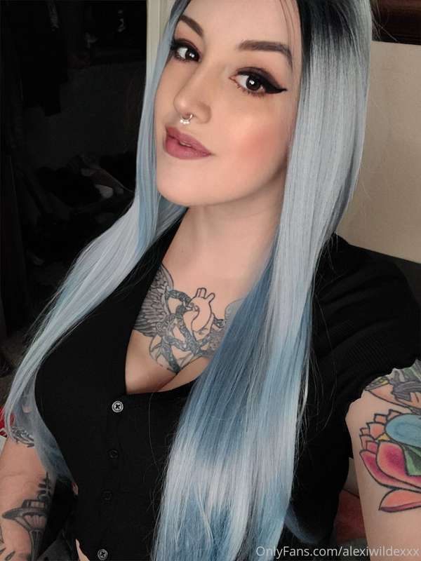 Alexiwildexxx - Onlyfans - 11 Nov, 2021
