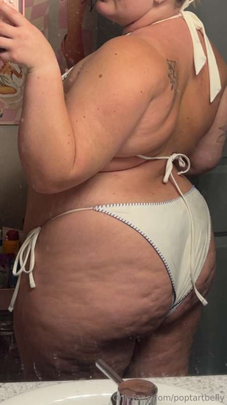 String bikinis were actually made for fat girls 🥵🤭😍 6