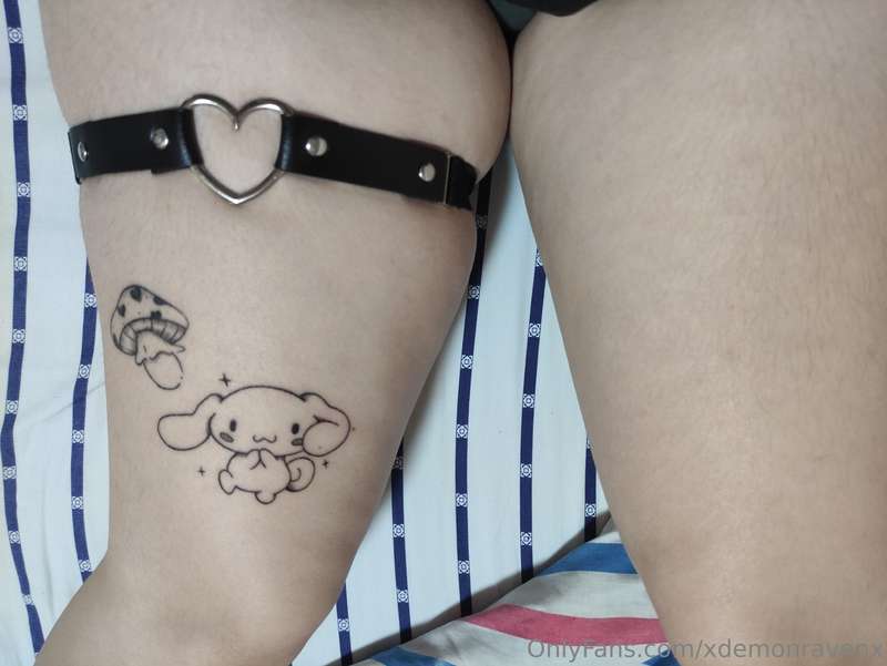 Just showing off my new Cinna tattoo and garter ✨