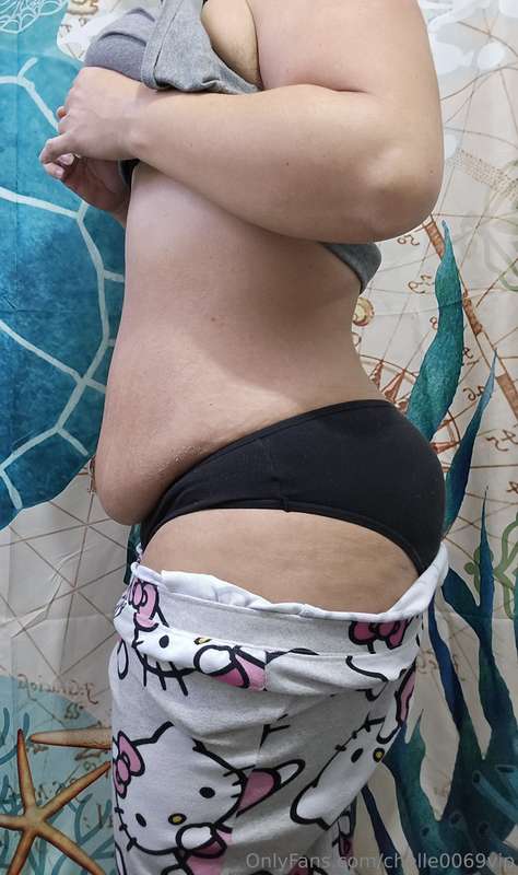 Hey guys happy SATURDAY 🥰  So sorry i went on a semi hiatus .. 4