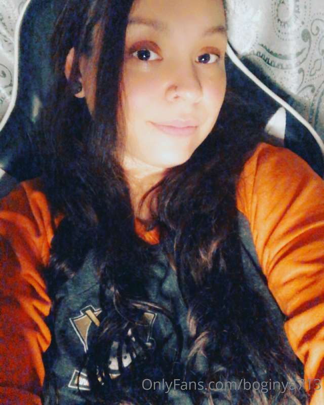 Did two private shows tonight I’m ready for bed❤️❤️