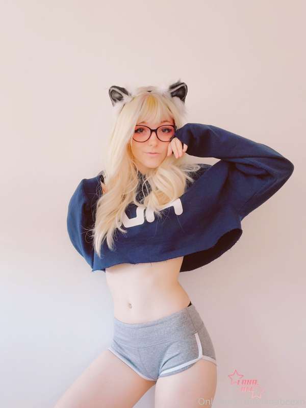 hi beebs! once we hit 2000 subs, ill be going live every sat..