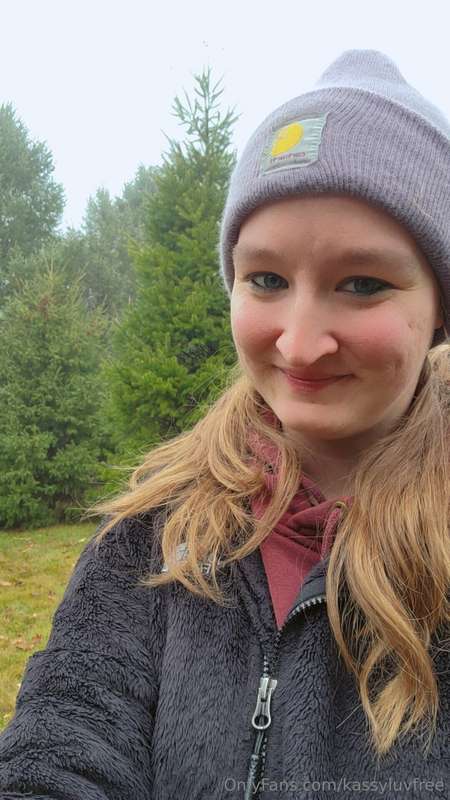 Christmas tree picking this morning = sexy Christmas light p..