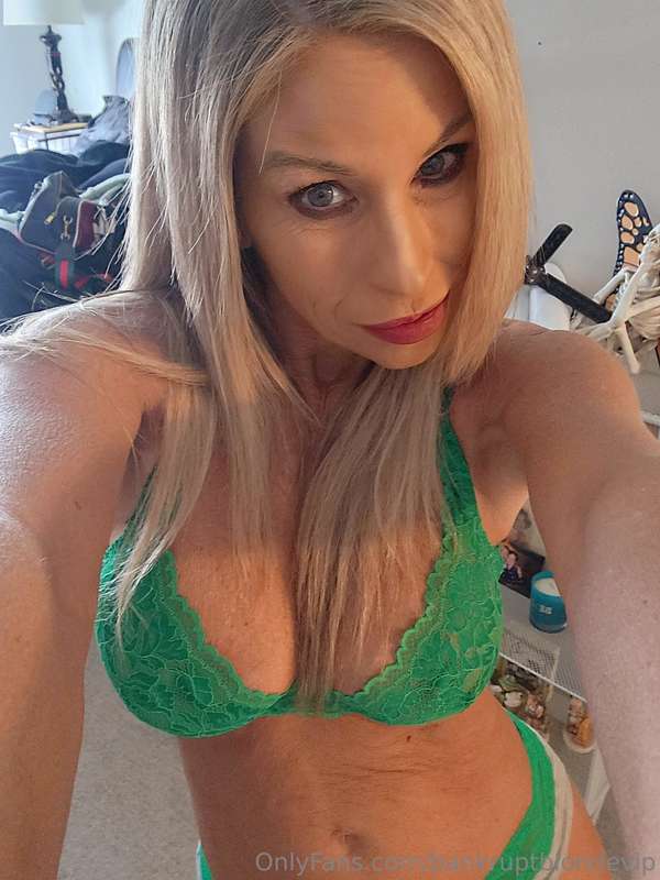 Happy St Patrick's Day ☘️ 💚 😘  5