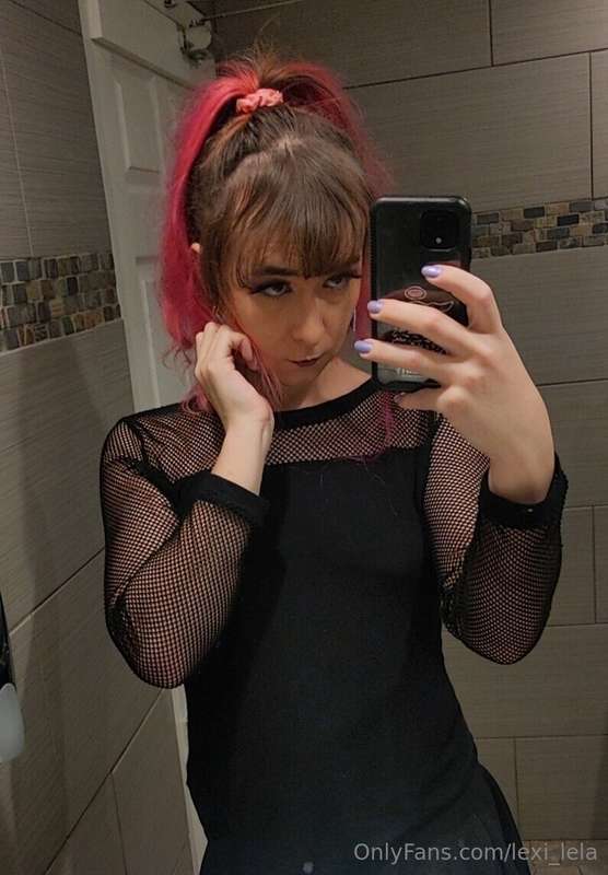 Bratting with a high pony to tempt them>> Who's gonna pull i..
