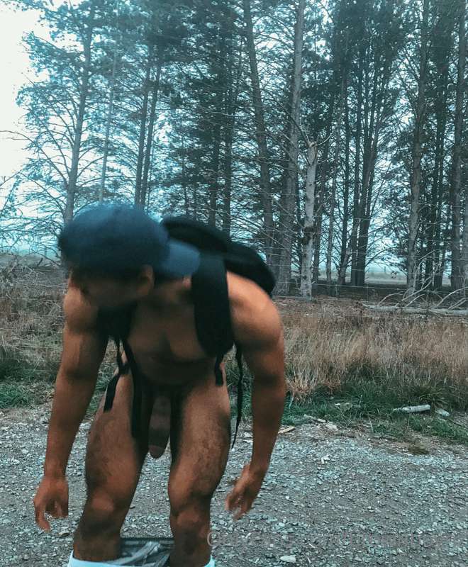 Hike gone wild aha , funny story while taking this photo som.. 3