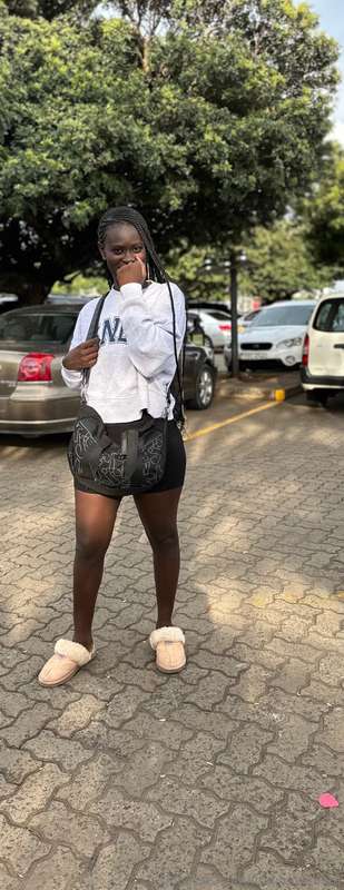 Did you know the definition of muscle mommy?🤔I fit perfectly.. 2