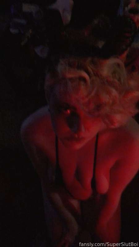 Superslutboi - Fansly - 19 Oct, 2021