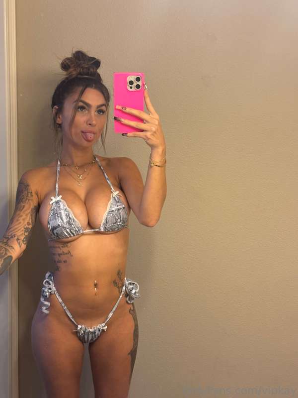 do you wanna play right now babe? Dm me 🔥 