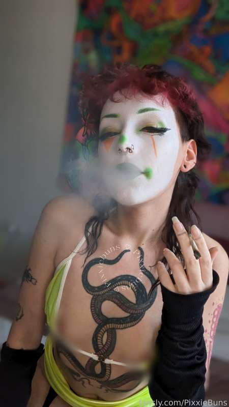 Pixxiebuns - Fansly - 24 Apr, 2023 1