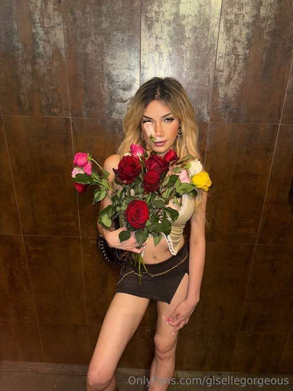 I'm a sucker for flowers 💐💕