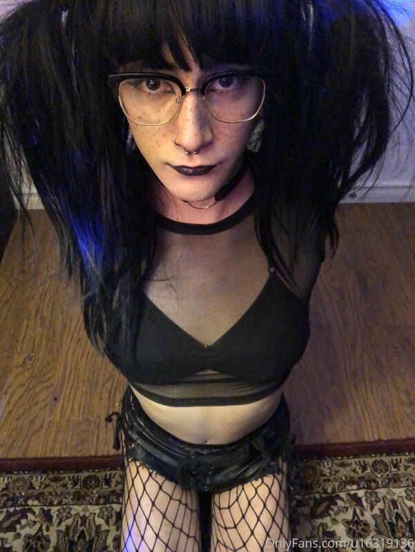 i actually try n look cute before i get my face fucked and m.. 1