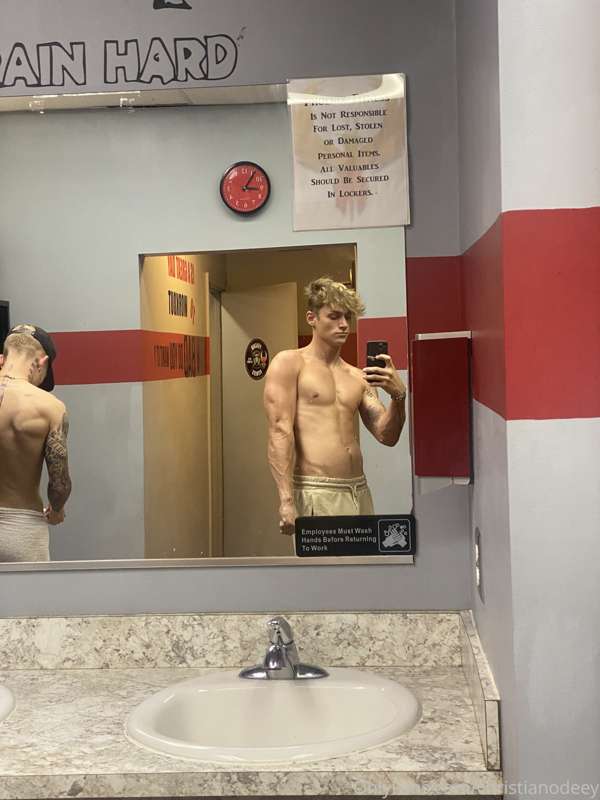 It’s almost hump day!🤪