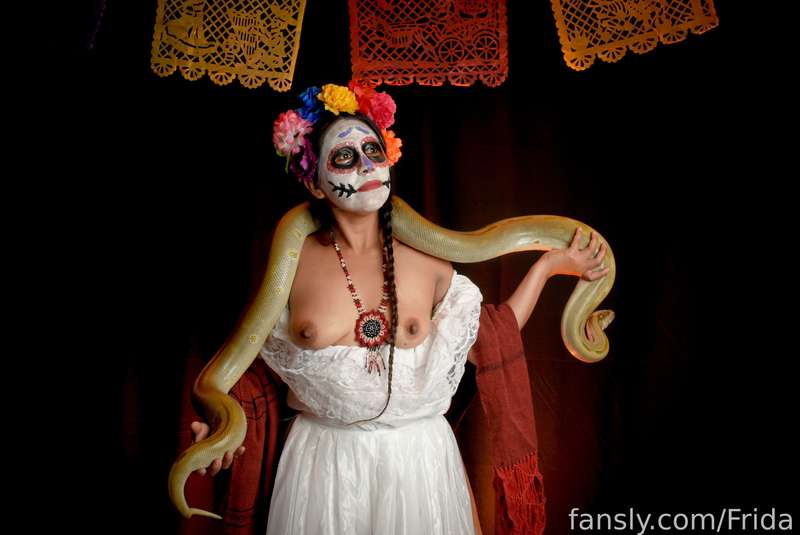 Frida - Fansly - 03 Nov, 2021 6