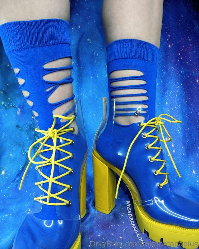 The most lovely, sweat-inducing boots I own 13