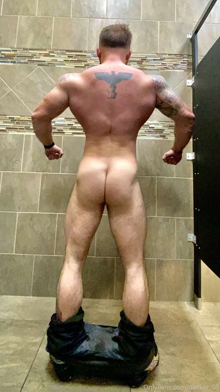 Cake at the gym ? 🤨😝