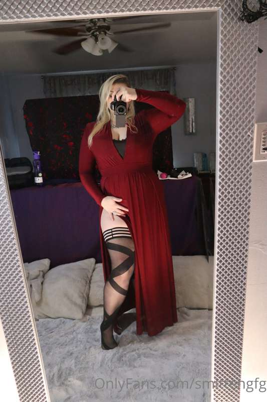 The red dress 🤤🥵😈