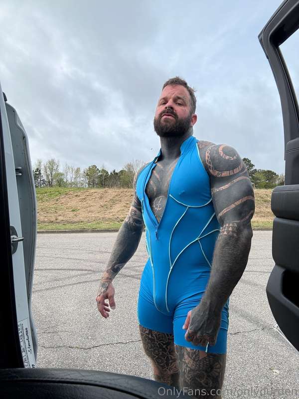 Cat suit after I adjusted it ✂️  3