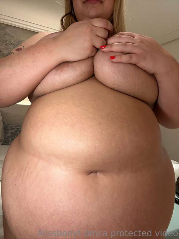 I ate so much Chinese food last night omg it was yummy 🤤 I n..