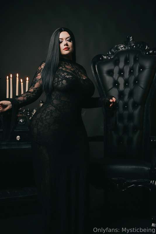 Day 9/31 days of Halloween | Morticia from the Addams family.. 7