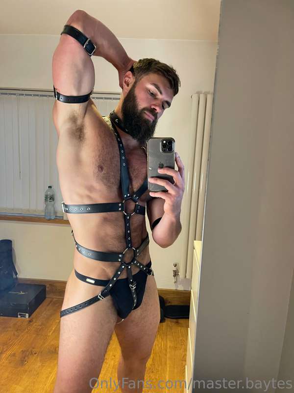 You into the kinky leather stuff? 3