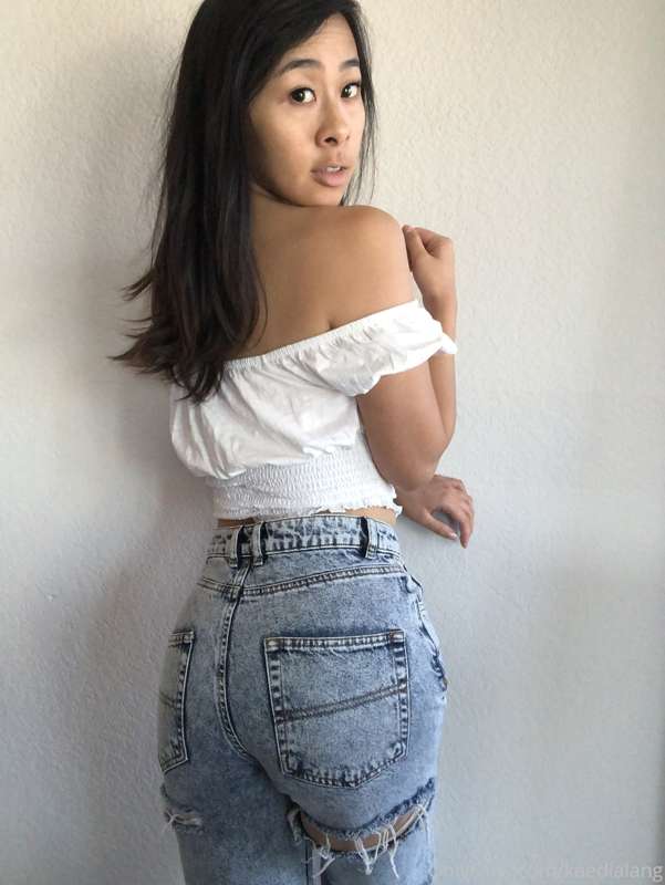 I have a new free pornhub video out trying on new clothes! T.. 20